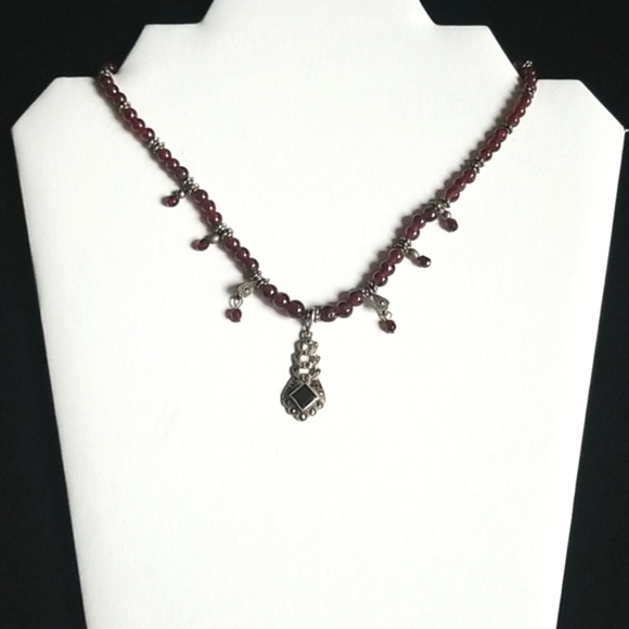 Vintage Art Deco 1920s Garnet and Marcasite Sterling Silver Beaded Necklace - Picture 16 of 16